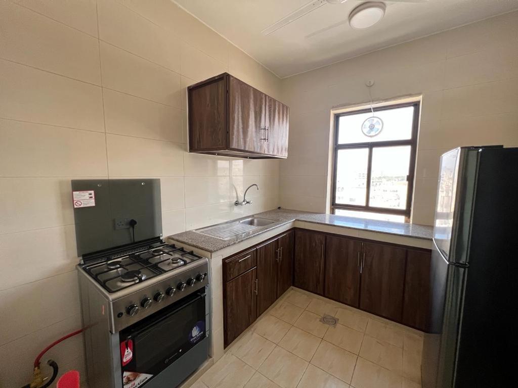 Golden Seasons Furnished Apartment 6 Salalah Exterior foto